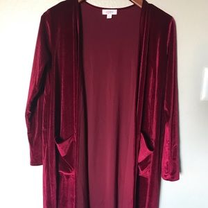 🆕wot LuLaRoe Sarah Red Velvet Christmas Cardigan